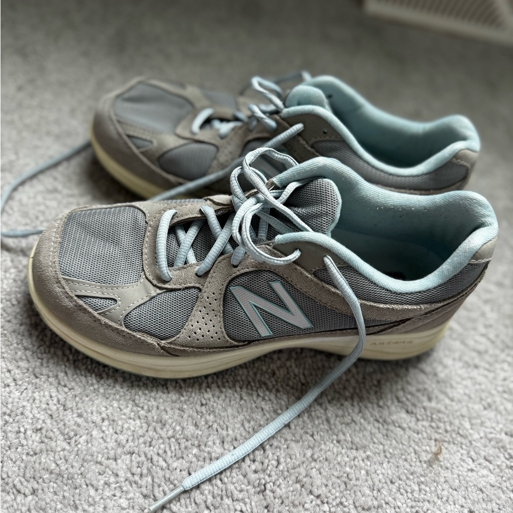 New Balance Women's Grey & Light Blue Walking Shoes